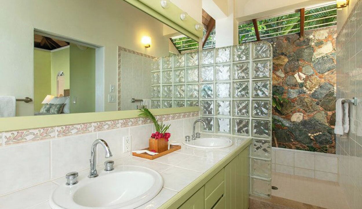 Photo of Bathroom in Great Cruz Bay