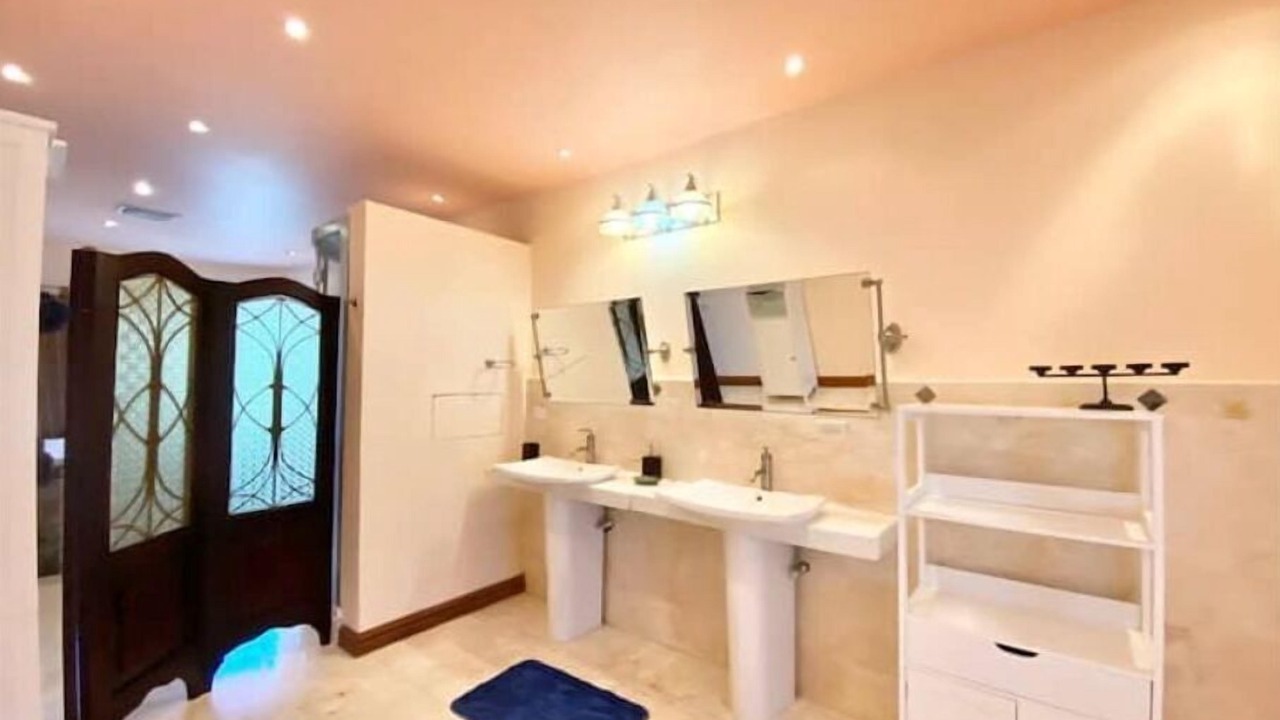 Photo of Bathroom in Testman
