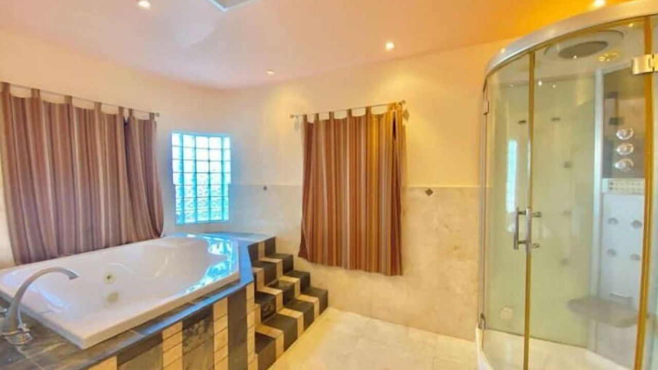 Photo of Bathroom in Testman
