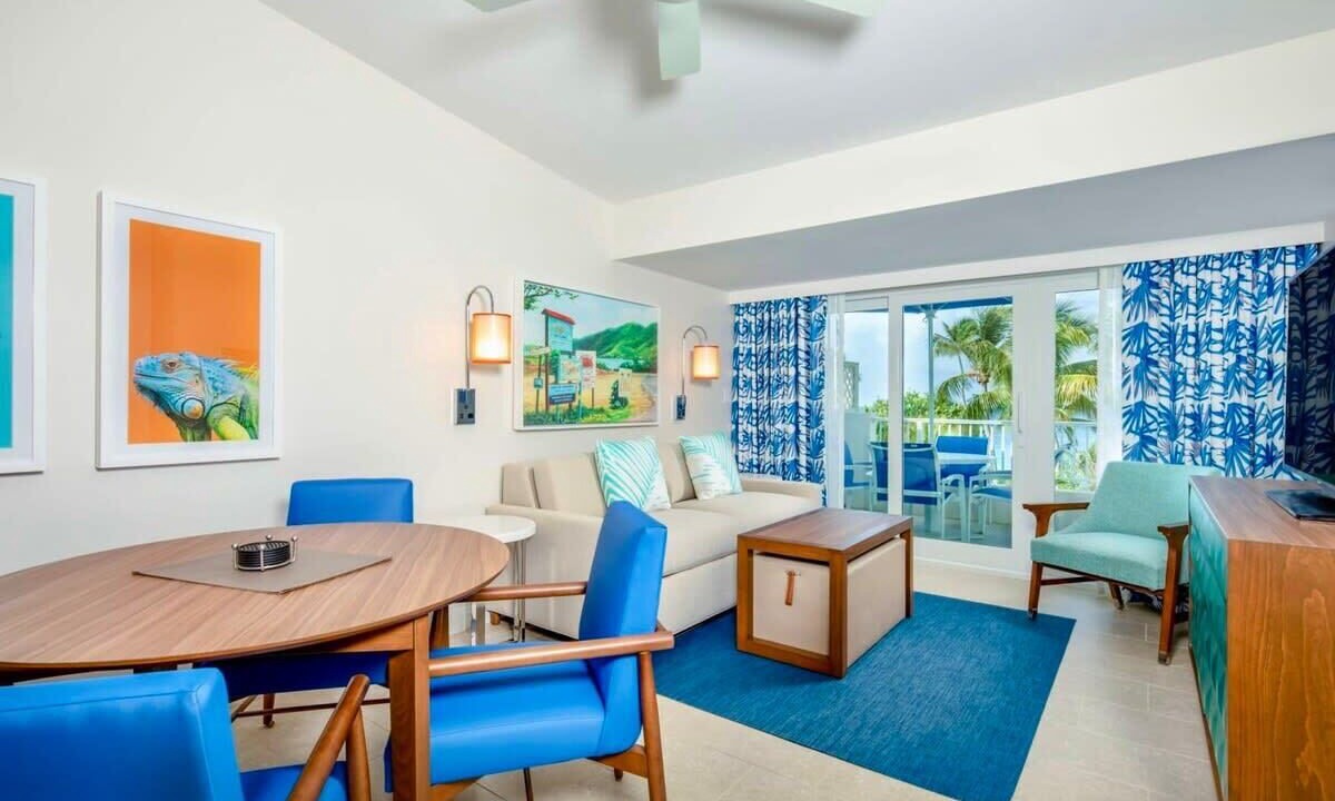 Photo of Livingroom in Estate Frenchman Bay