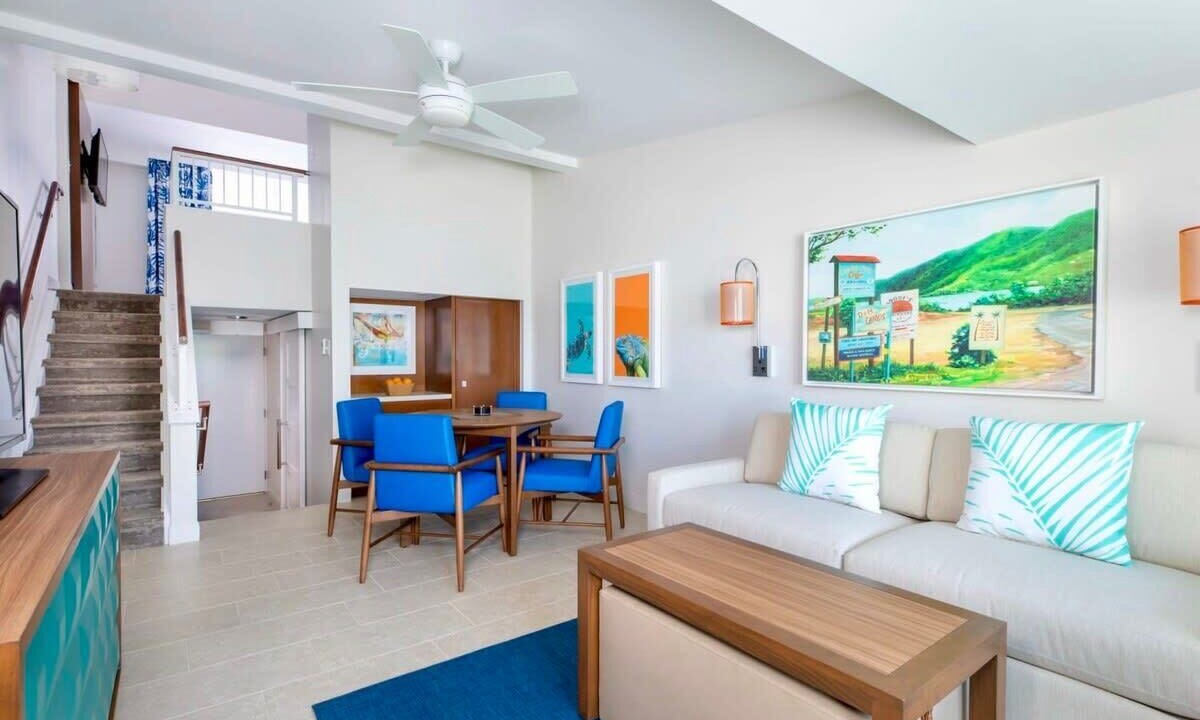 Photo of Livingroom in Estate Frenchman Bay
