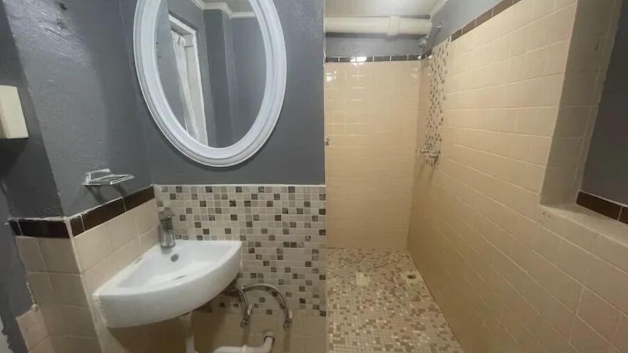 Photo of Bathroom in Estate Kings Quarter