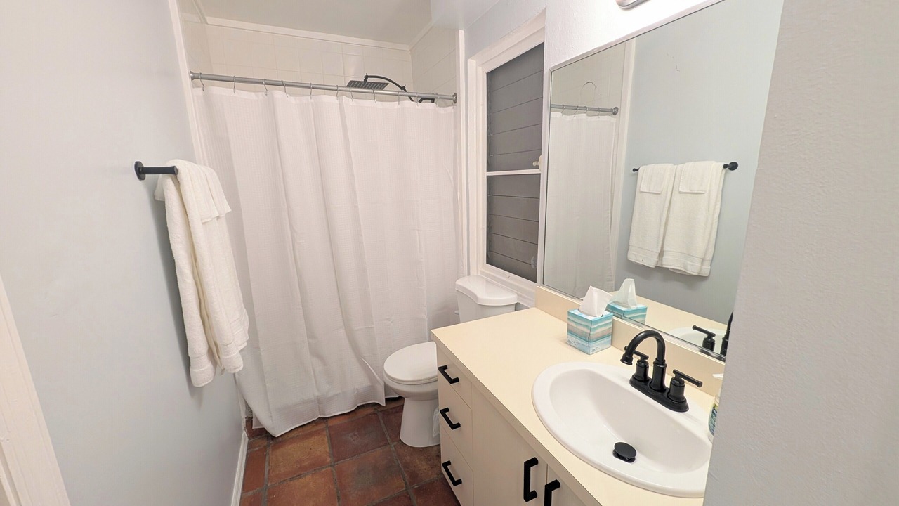 Photo of Bathroom in Estate East Street