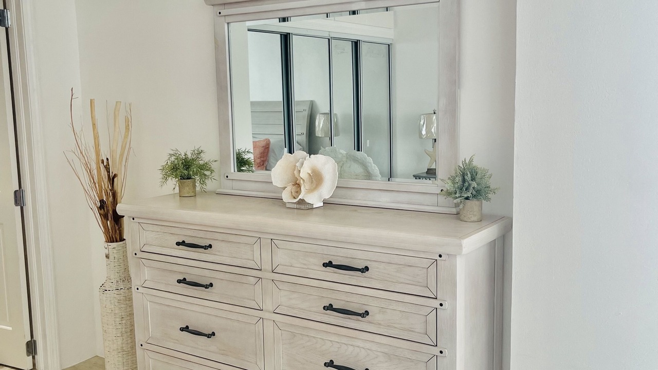 Photo of Bedroom in Estate Frenchman Bay