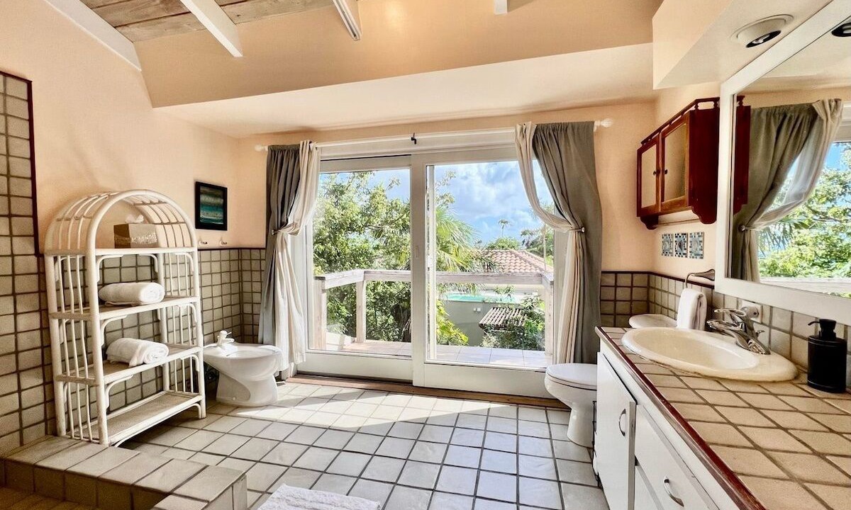 Photo of Bathroom in Estate Peterborg