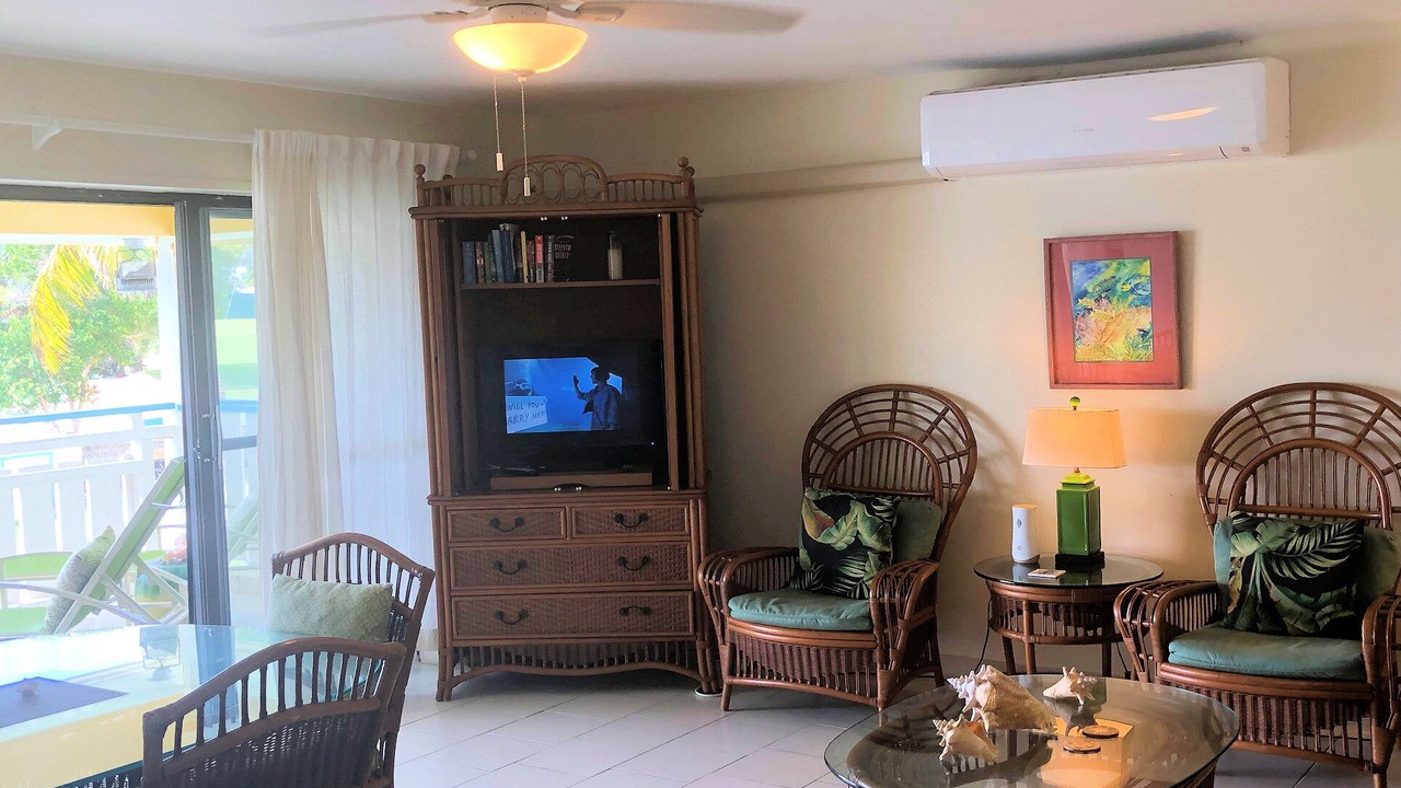Photo of Livingroom in Estate Golden Rock