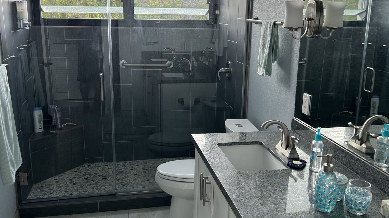 Photo of Bathroom in Estate Two Brothers