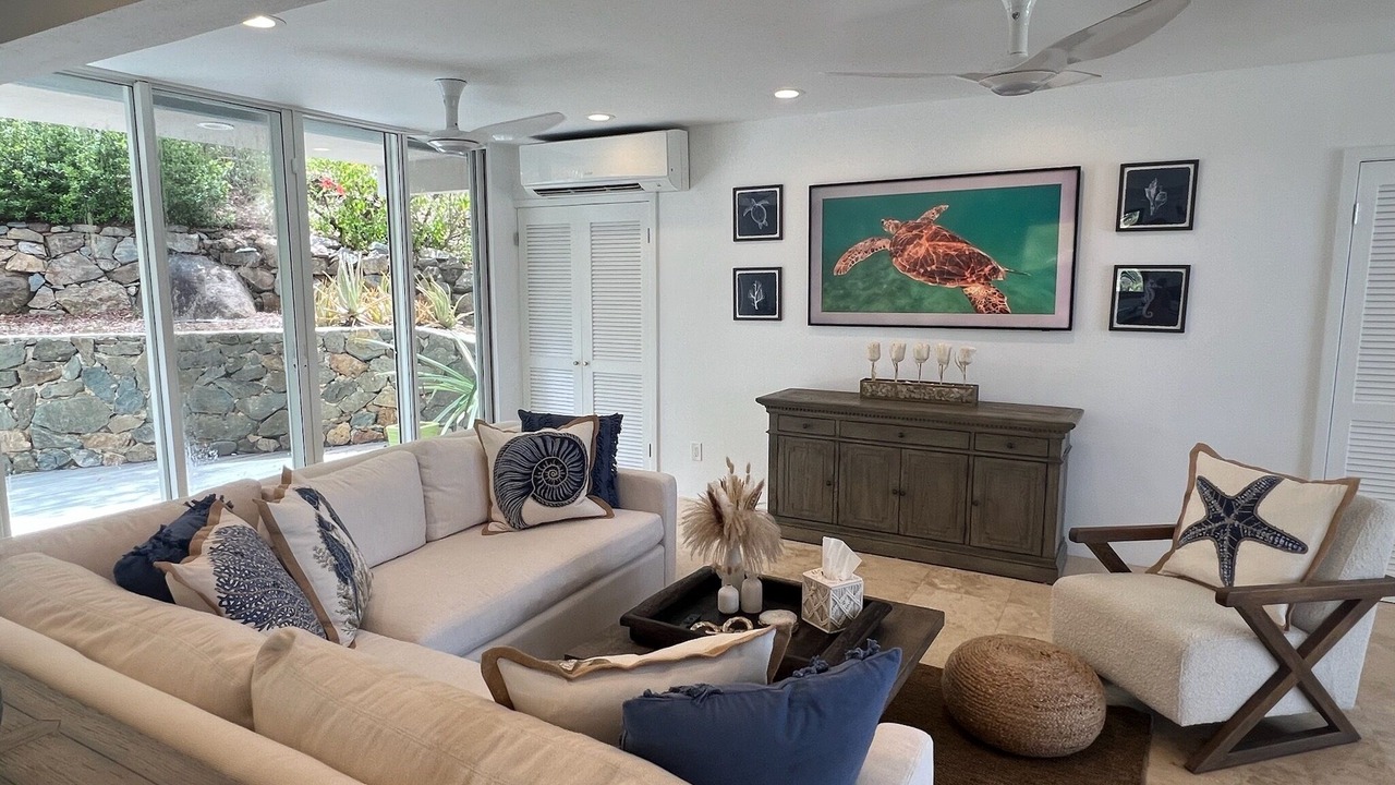 Photo of Livingroom in Hart Bay
