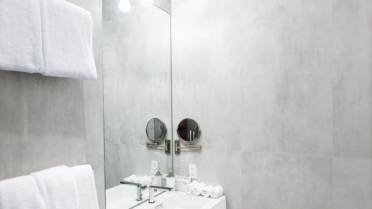 Photo of Bathroom in Estate Queens Quarter