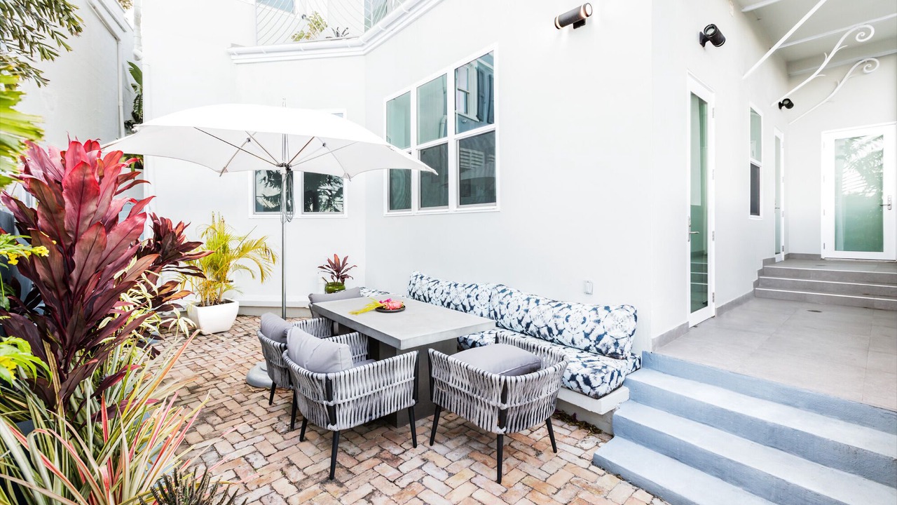 Photo of Outdoor in Estate Queens Quarter