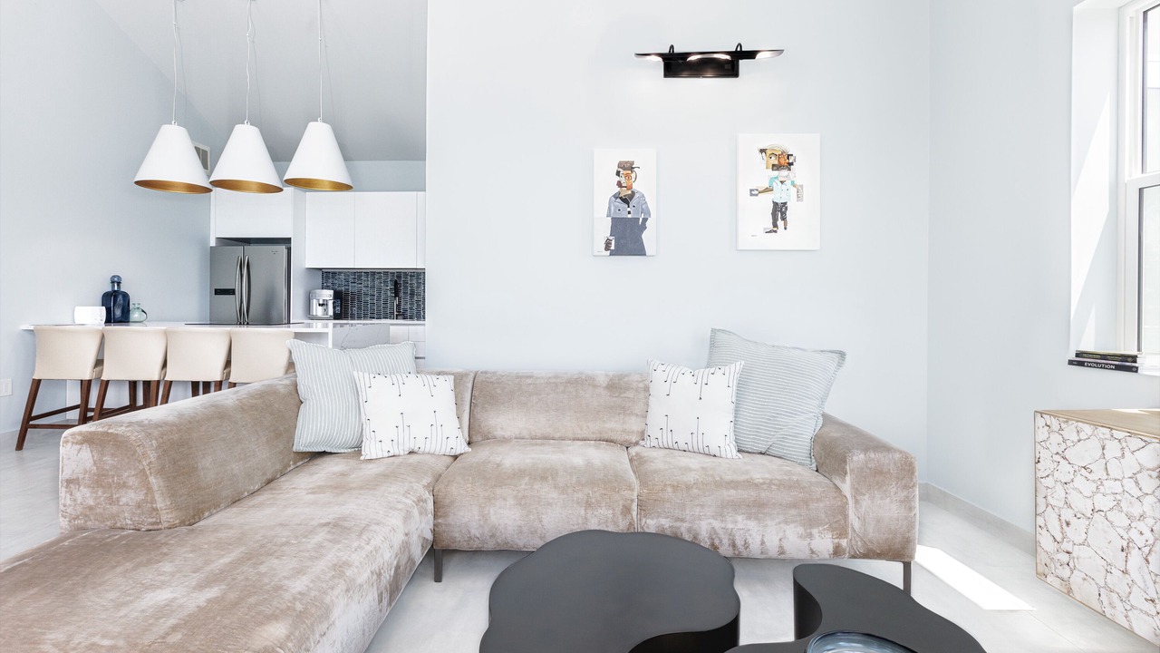 Photo of Livingroom in Estate Queens Quarter
