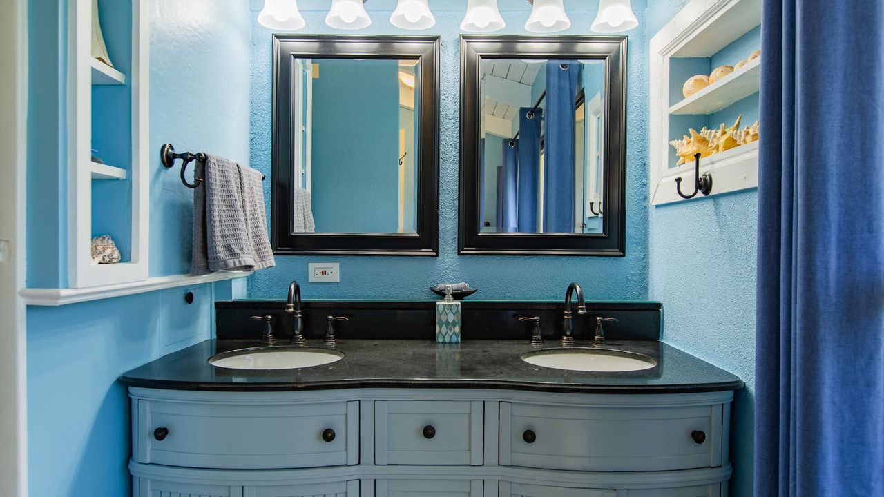 Photo of Bathroom in Estate Golden Rock