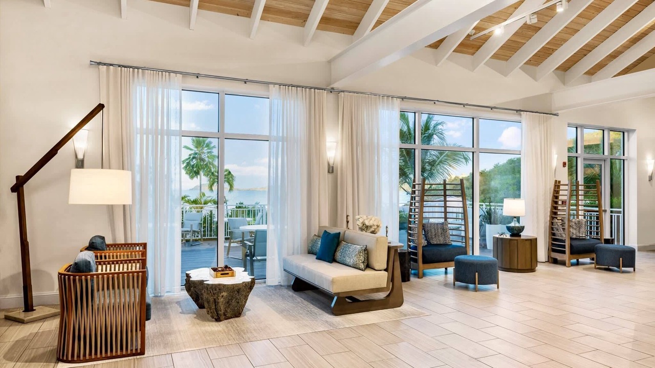 Photo of Livingroom in Estate Frenchman Bay