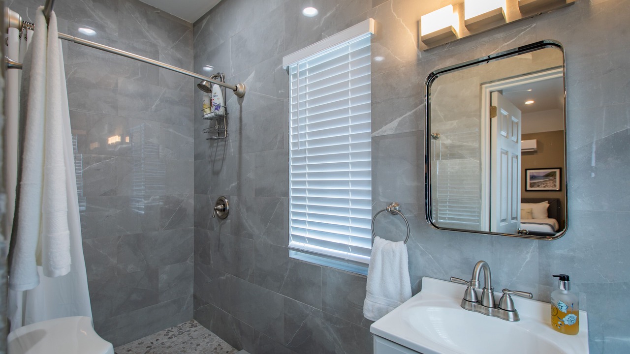 Photo of Bathroom in Estate East Street