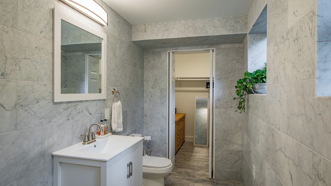 Photo of Bathroom in Estate East Street