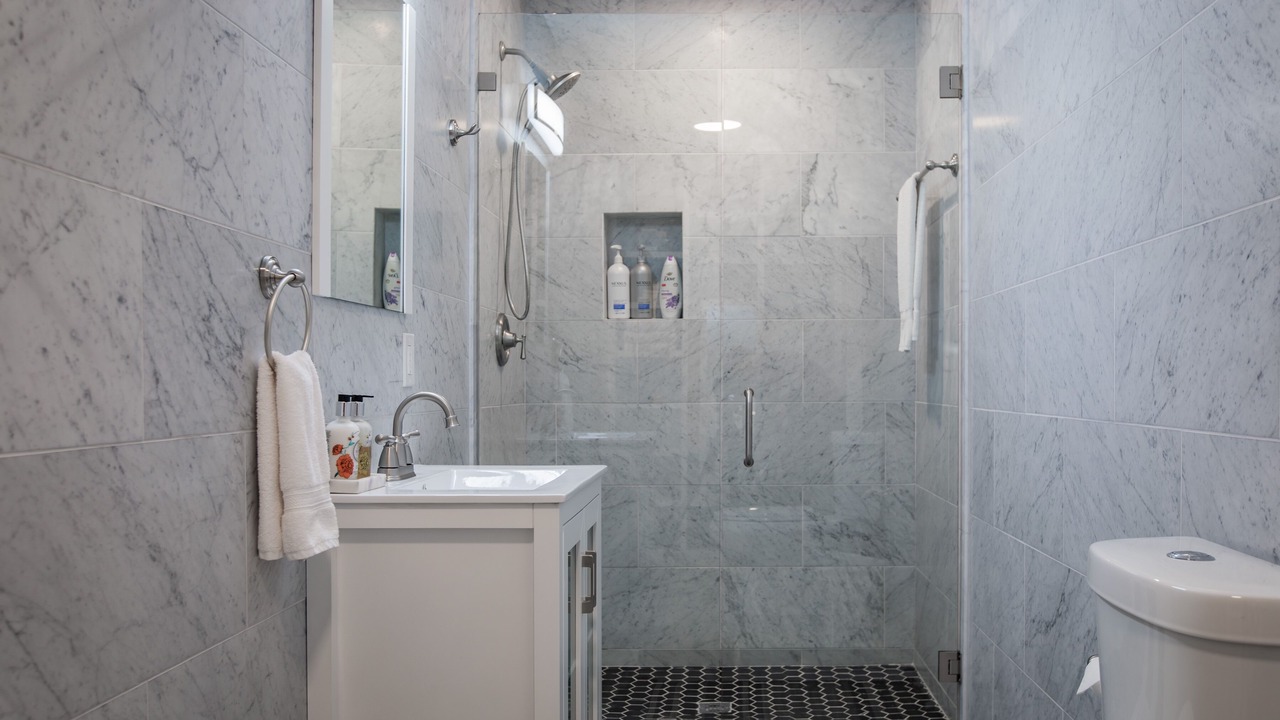 Photo of Bathroom in Estate East Street