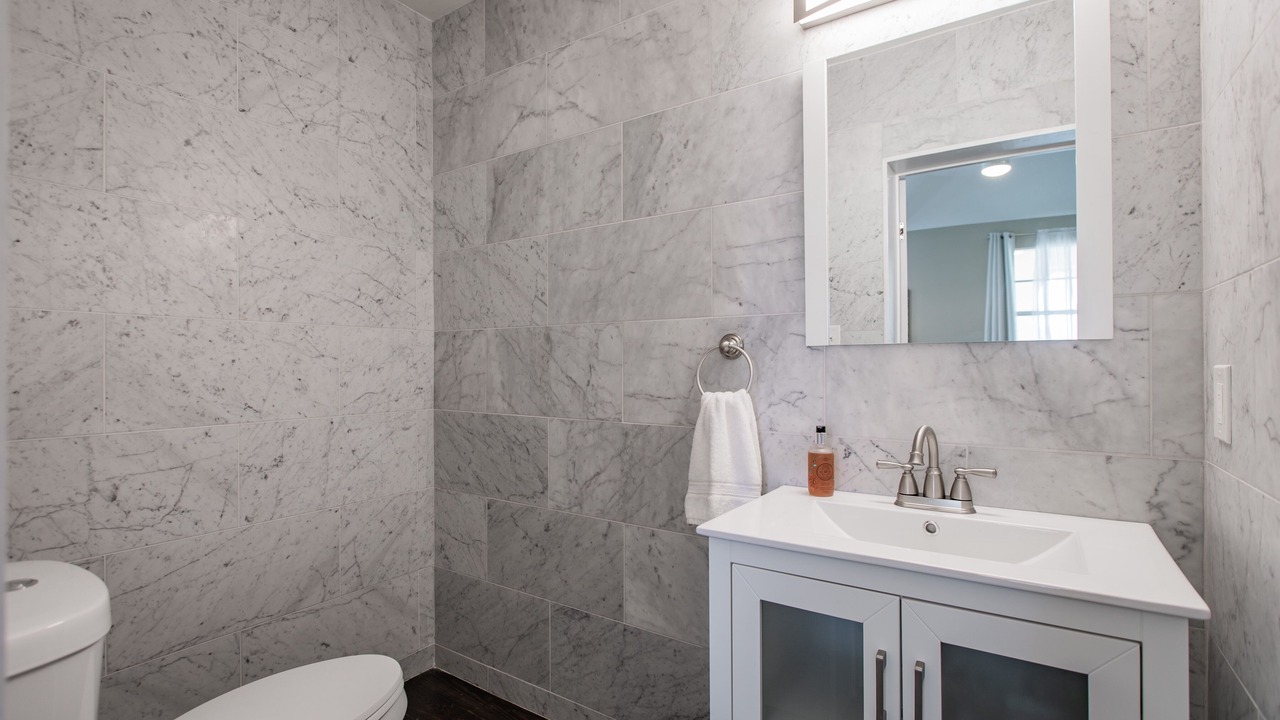 Photo of Bathroom in Estate East Street
