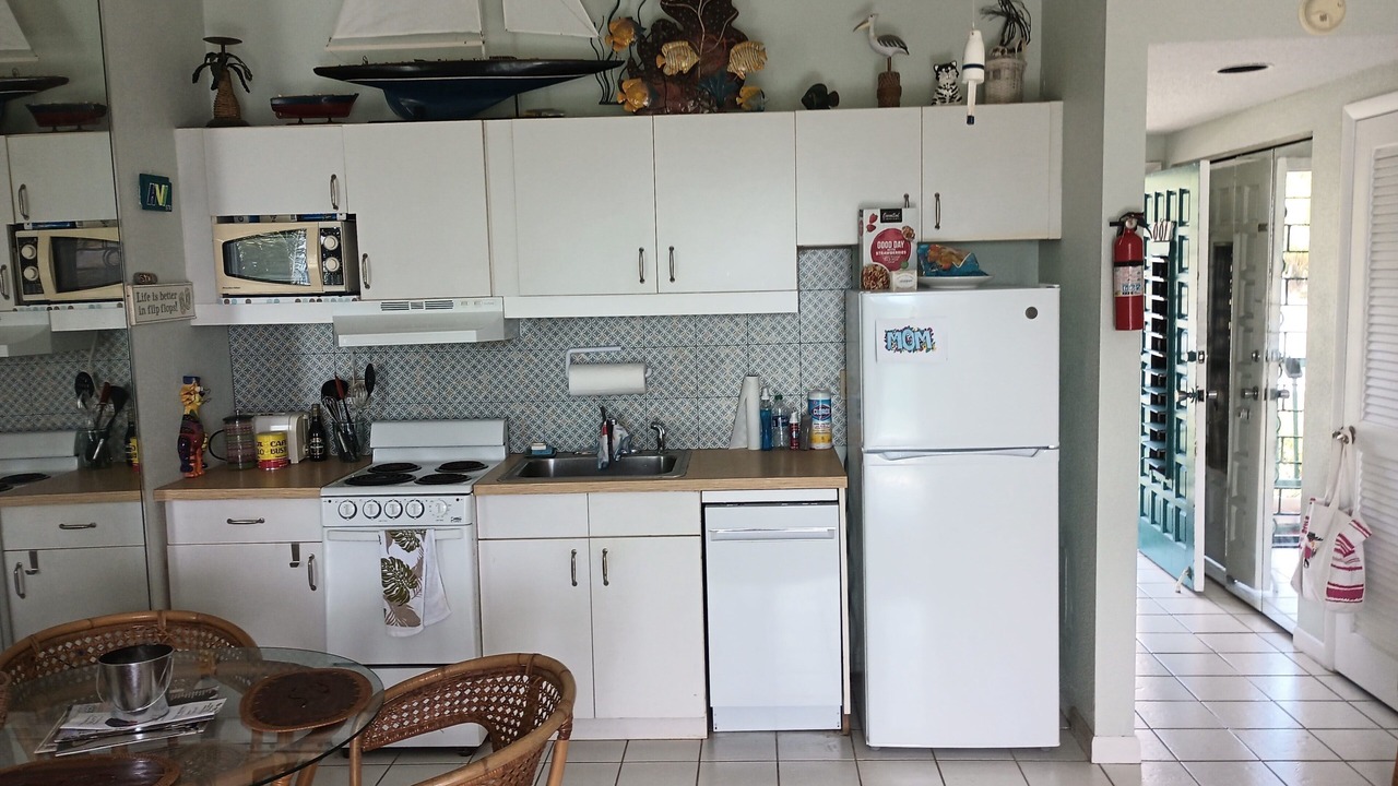 Photo of Kitchen in Estate Golden Rock