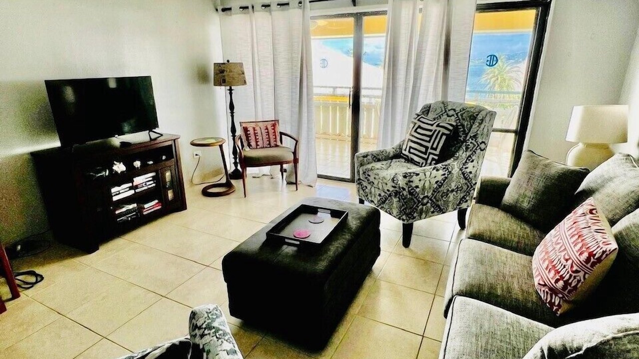 Photo of Livingroom in Estate Golden Rock
