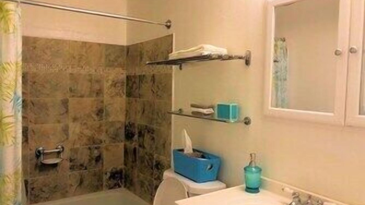 Photo of Bathroom in Estate Golden Rock