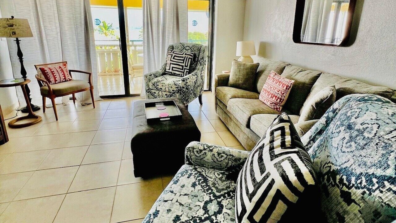 Photo of Livingroom in Estate Golden Rock