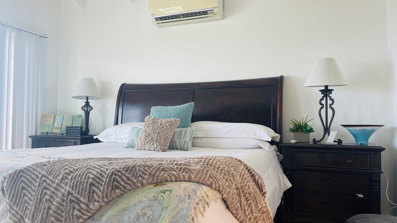 Photo of Bedroom in Estate Frenchman Bay