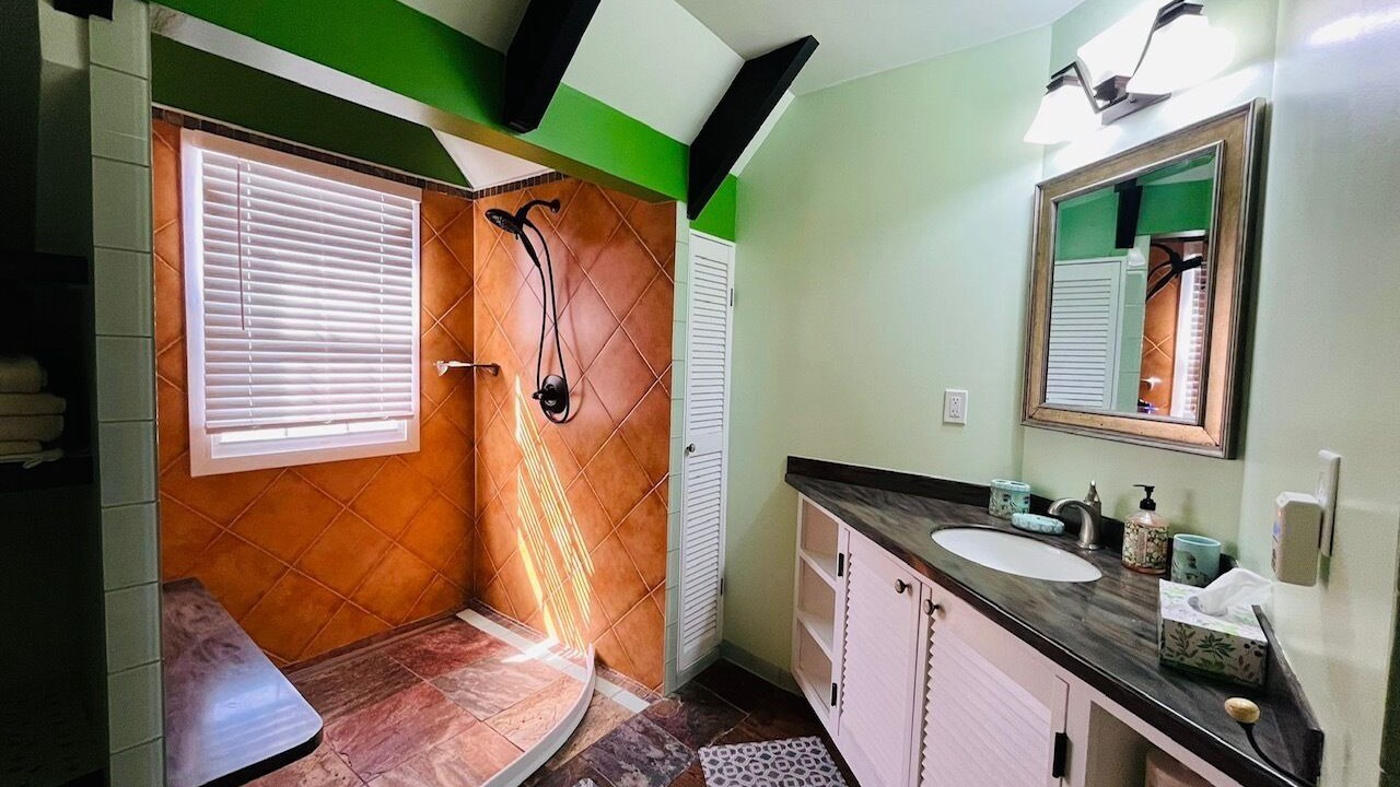 Photo of Bathroom in Estate East Street