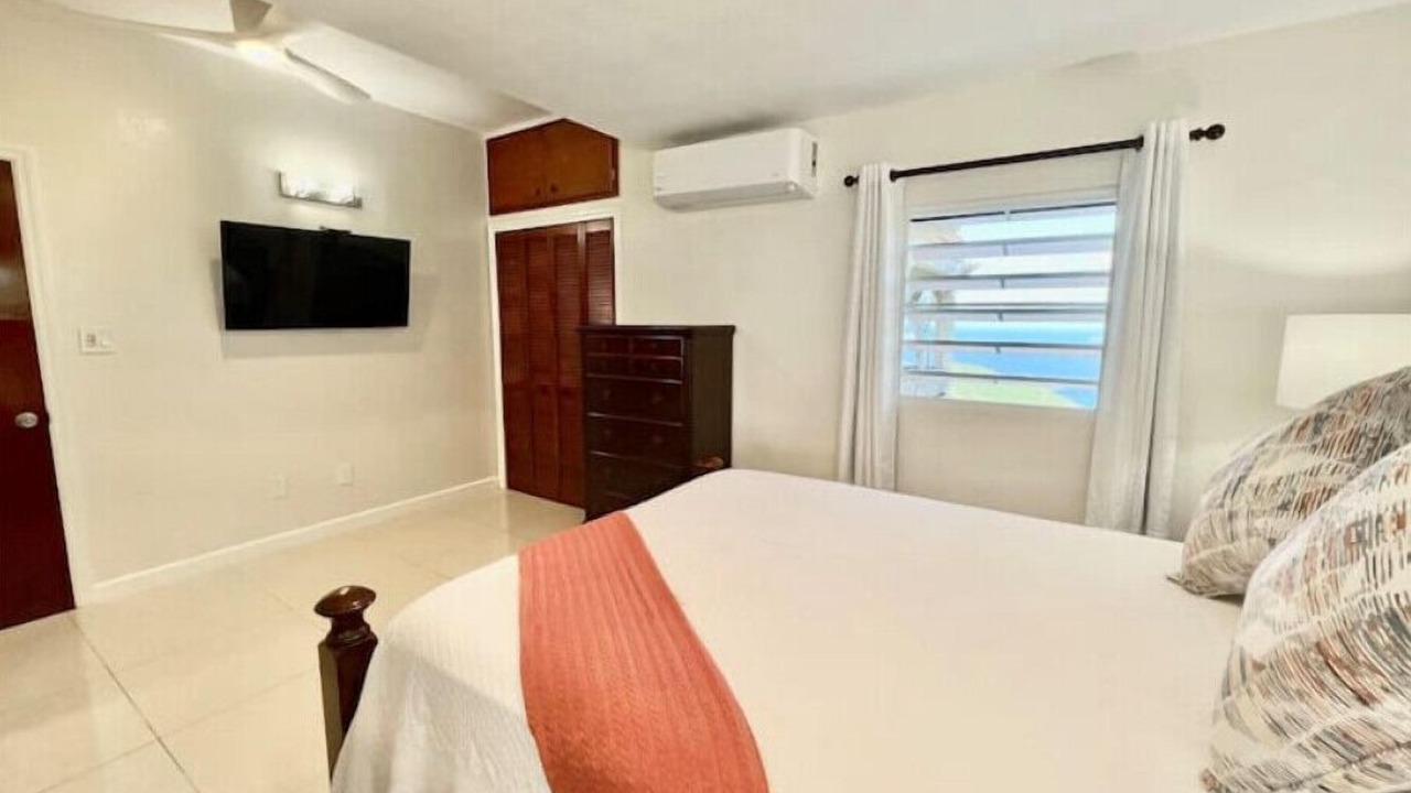 Photo of Bedroom in Estate Frenchman Bay