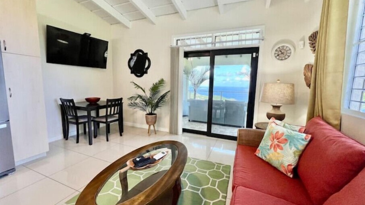 Photo of Livingroom in Estate Frenchman Bay