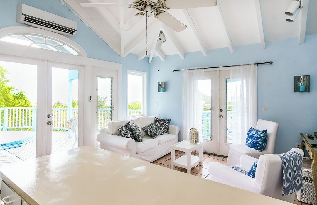 Photo of Livingroom in Hart Bay