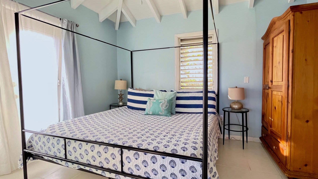 Photo of Bedroom in Hart Bay