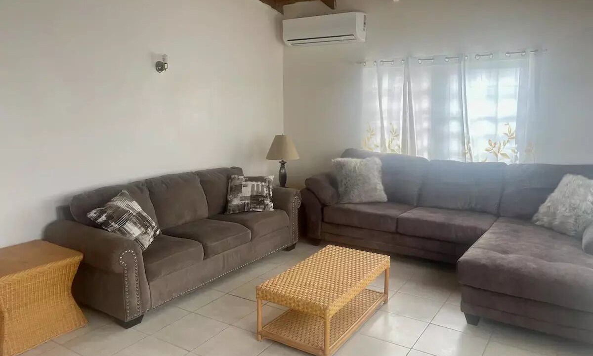 Photo of Livingroom in Estate Clifton Hill
