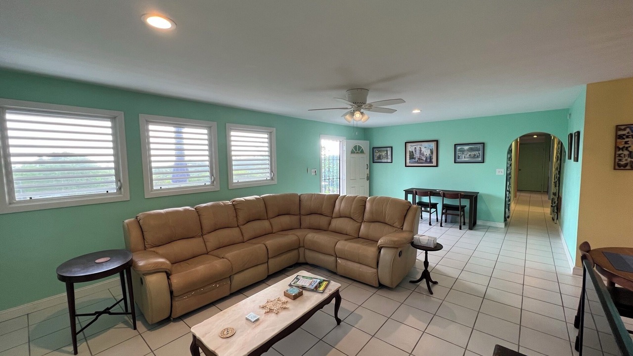Photo of Livingroom in Estate Morning Star North