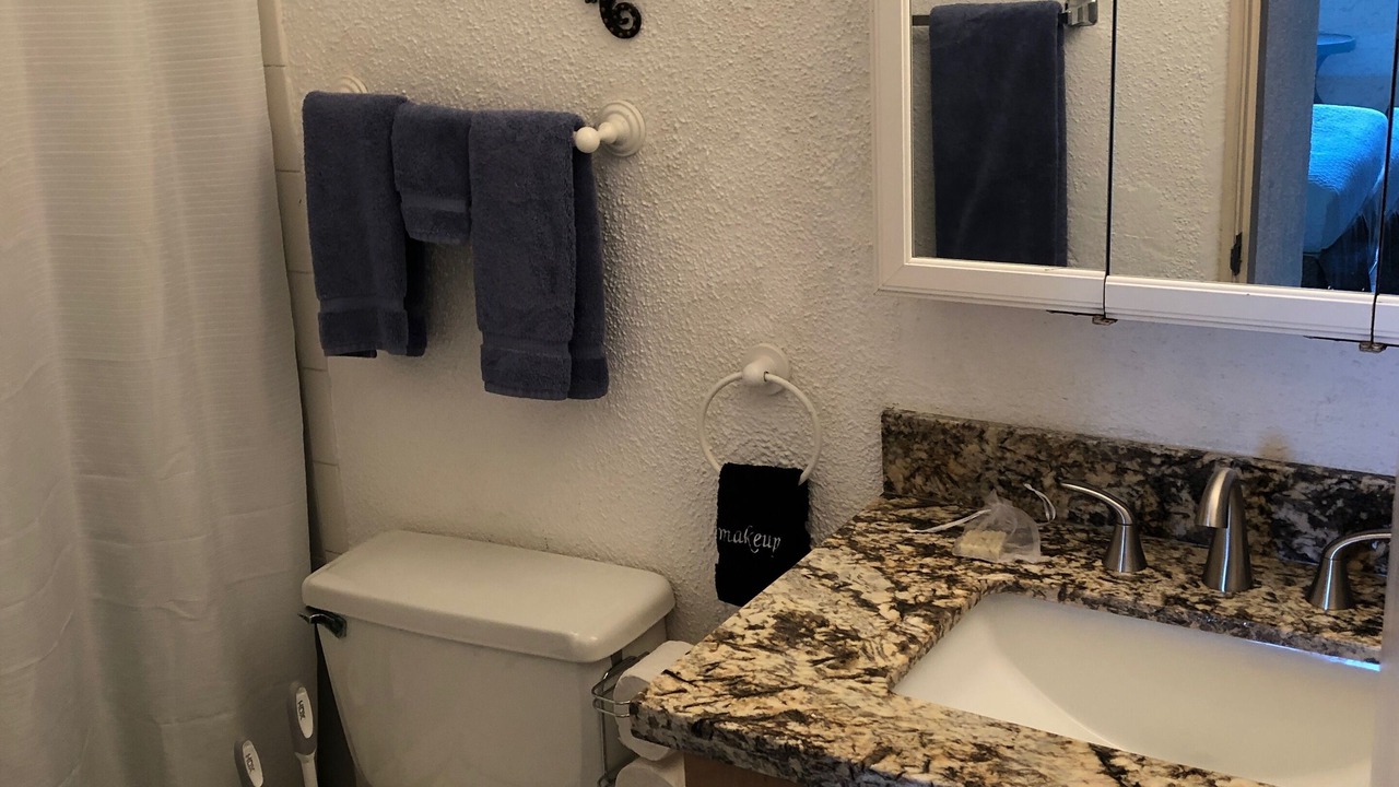 Photo of Bathroom in Estate Golden Rock