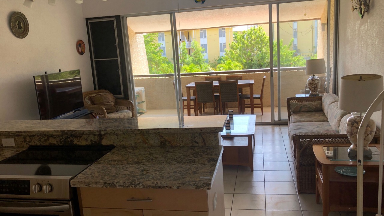 Photo of Livingroom in Estate Golden Rock