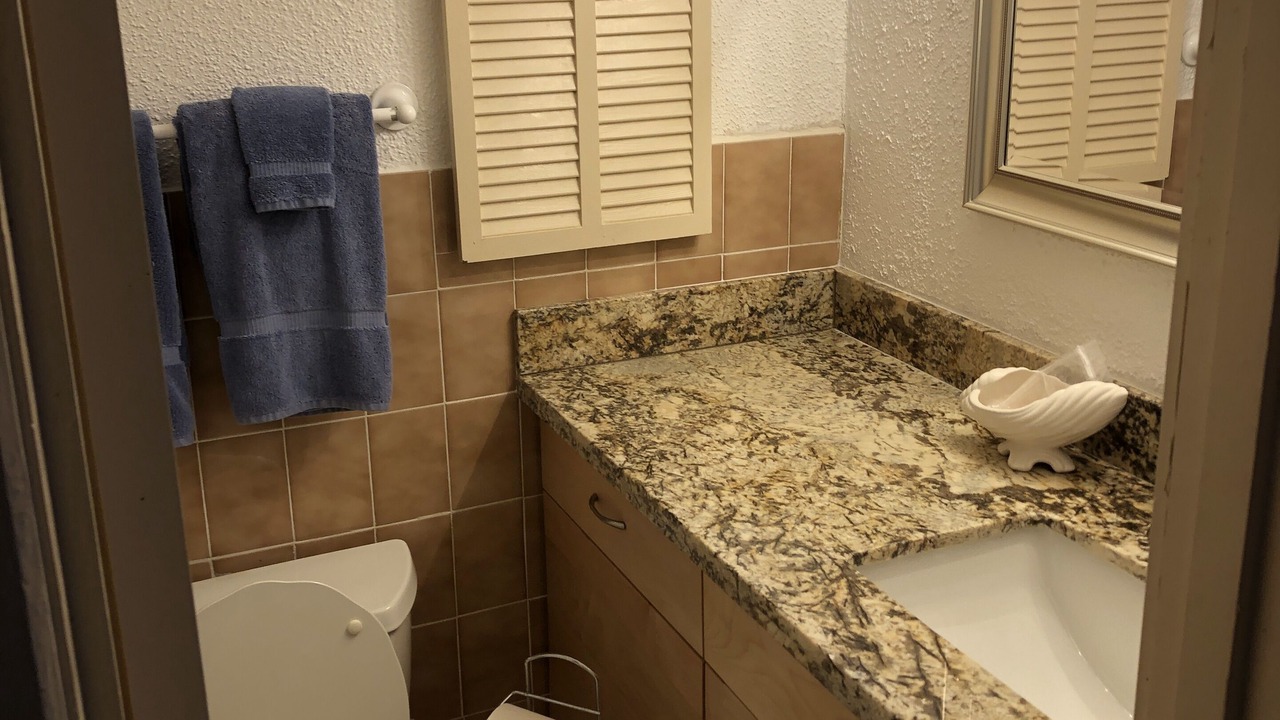 Photo of Bathroom in Estate Golden Rock