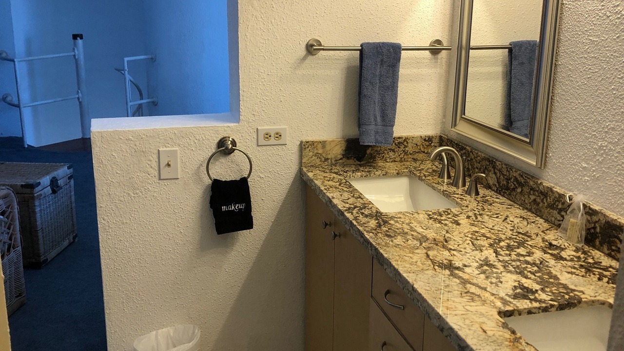 Photo of Bathroom in Estate Golden Rock