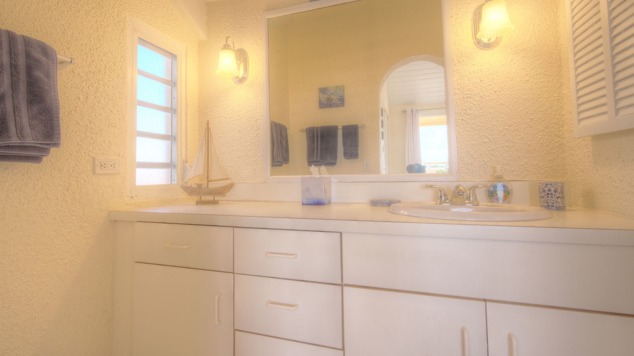 Photo of Bathroom in Estate Salt River