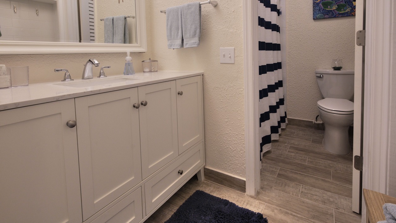 Photo of Bathroom in Estate Salt River