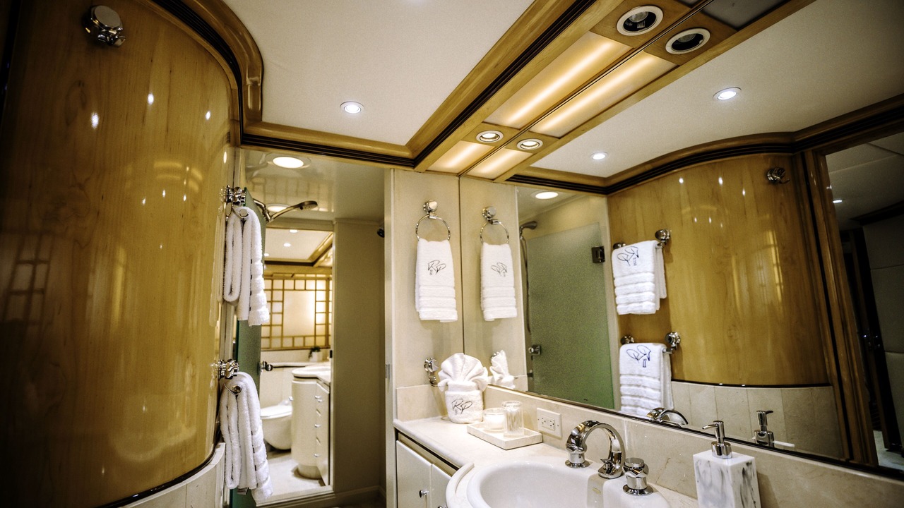 Photo of Bathroom in Estate Kings Quarter