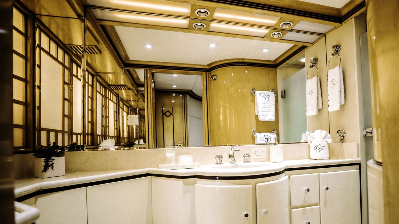 Photo of Bathroom in Estate Kings Quarter
