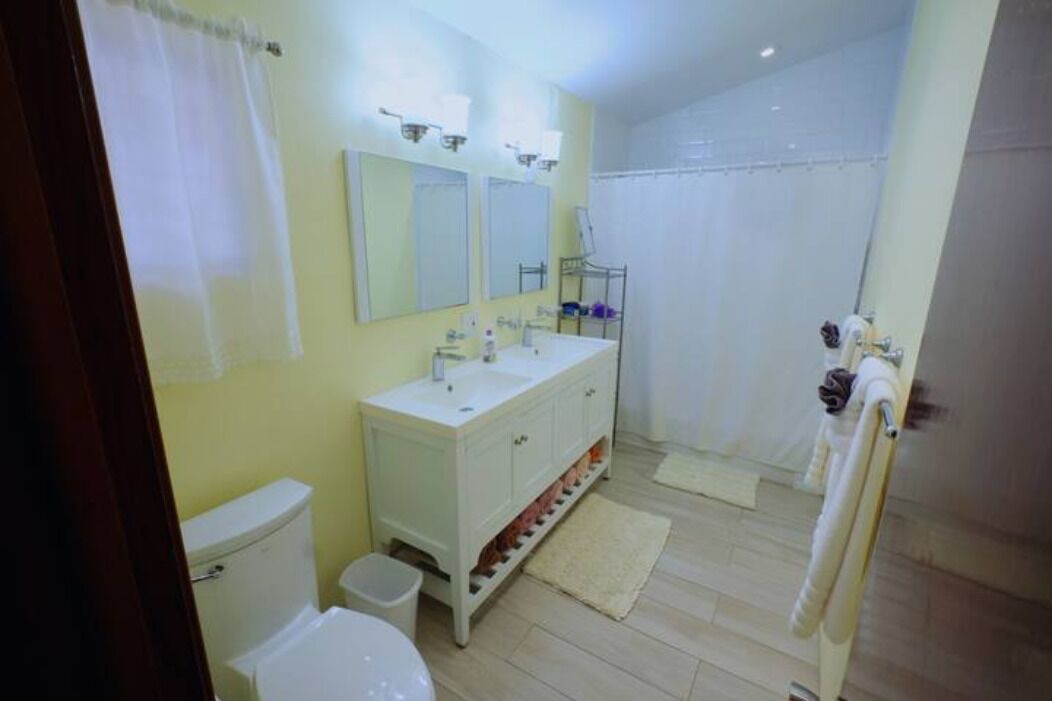 Photo of Bathroom in Estate Kings Quarter