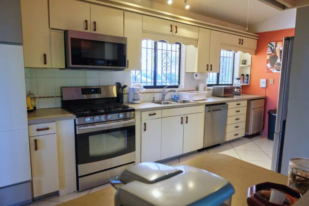 Photo of Kitchen in Estate Kings Quarter
