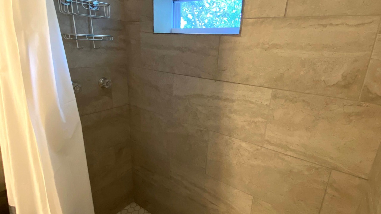 Photo of Bathroom in Estate Pearl