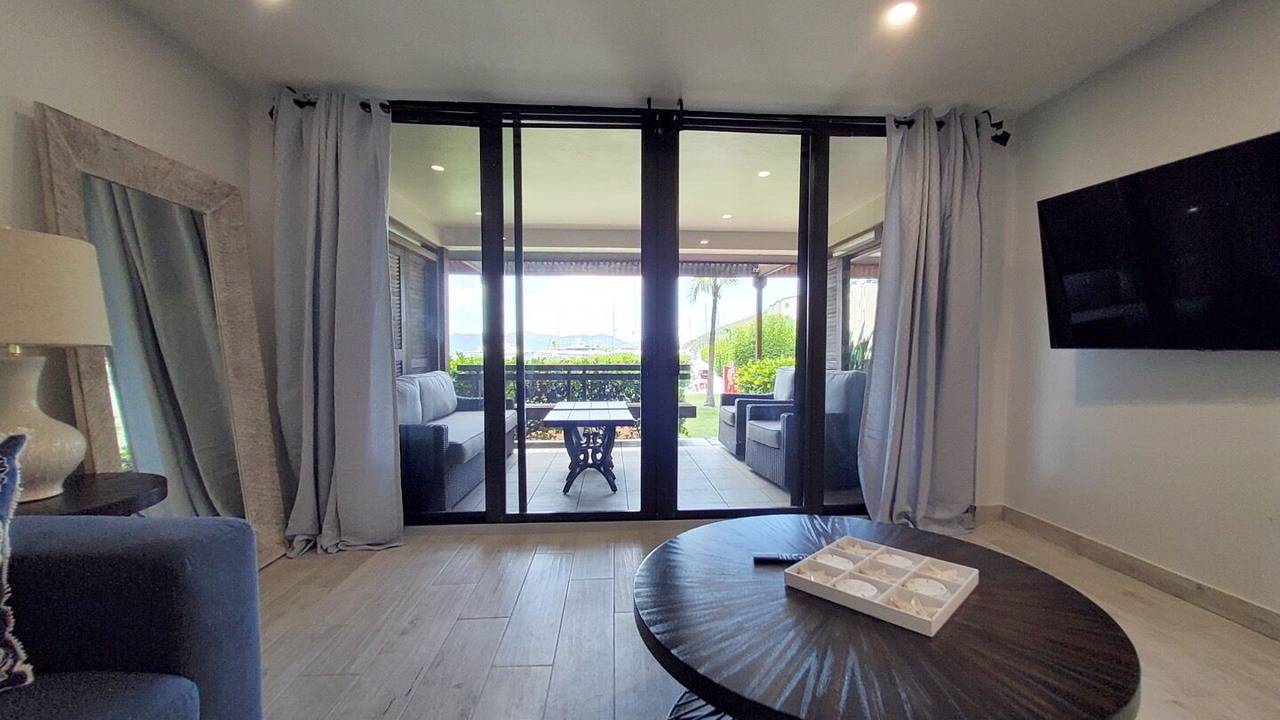 Photo of Livingroom in Estate Queens Quarter