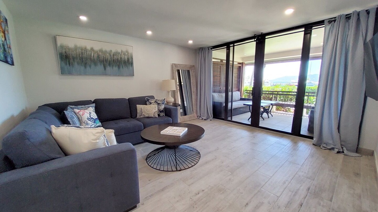Photo of Livingroom in Estate Queens Quarter