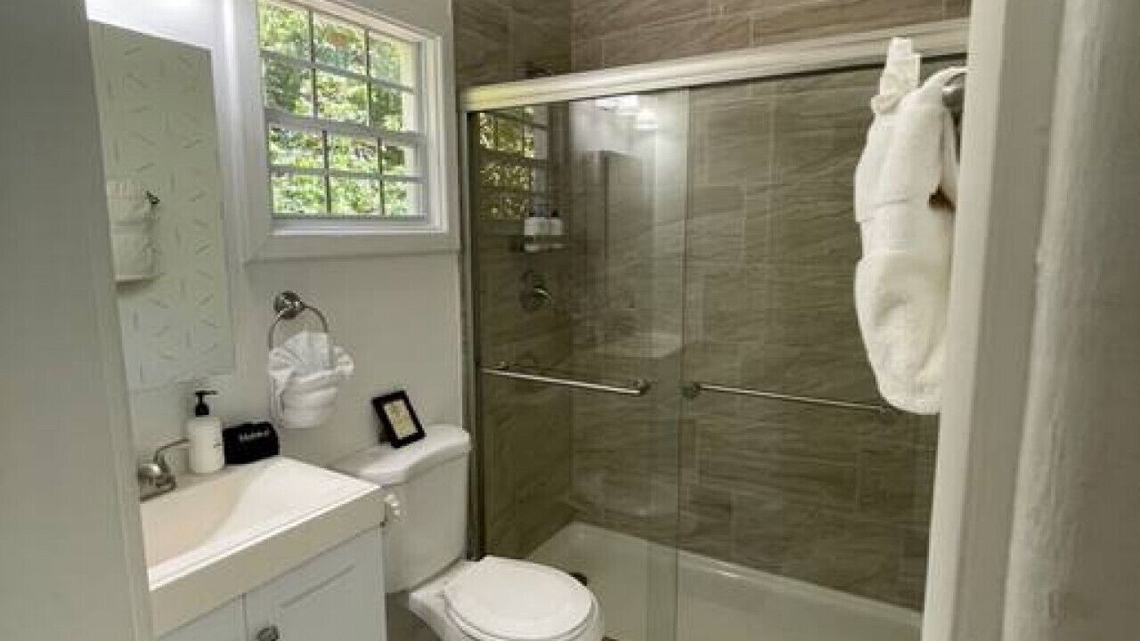 Photo of Bathroom in Estate Hull