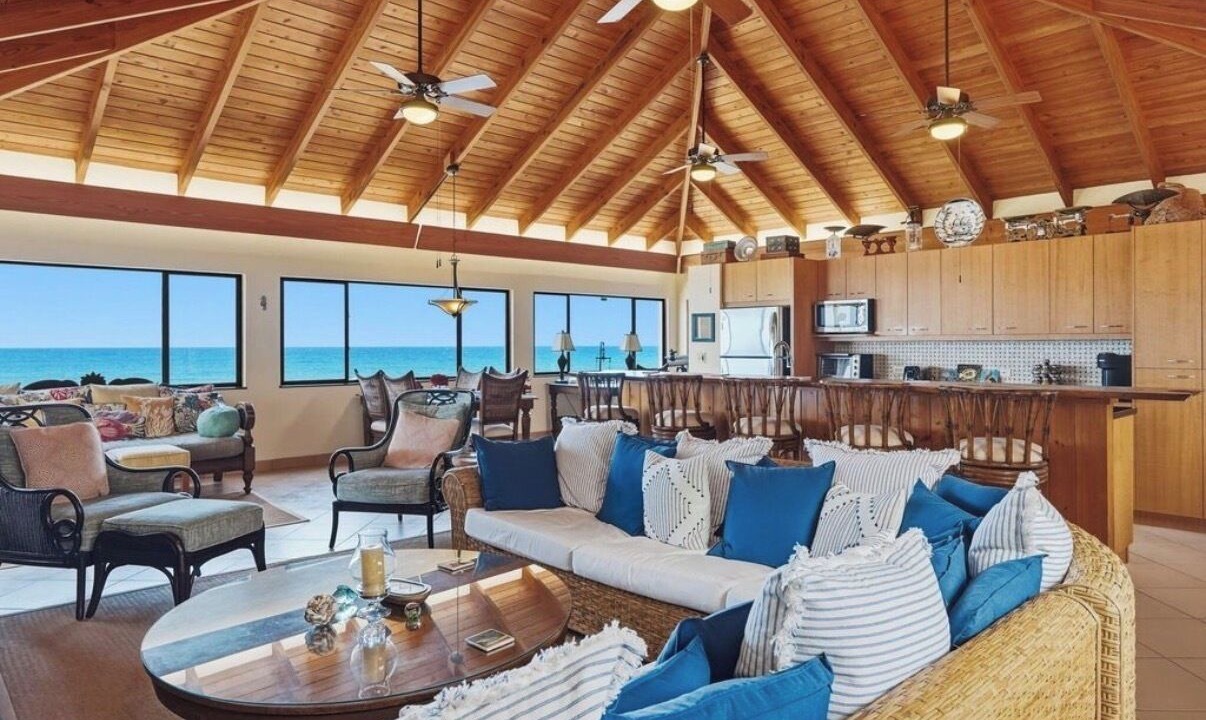 Photo of Livingroom in Estate Rust Up Twist