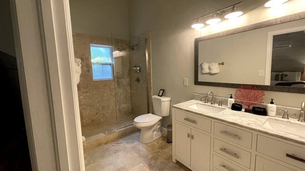 Photo of Bathroom in Estate Hull