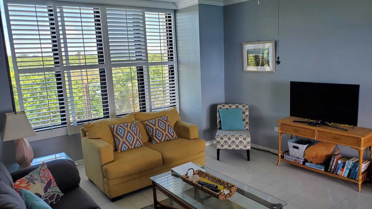 Photo of Livingroom in Estate Two Brothers